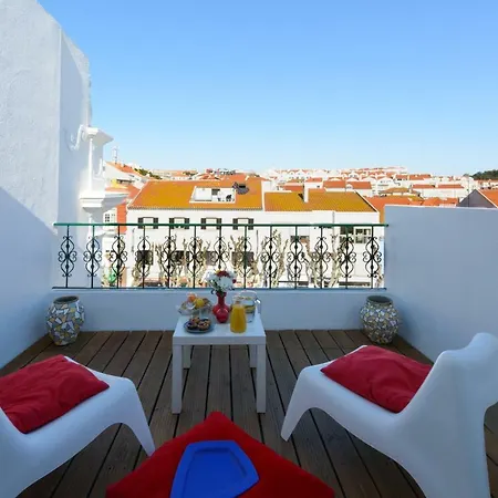 Timeless At The Heart Of The Village Ii *