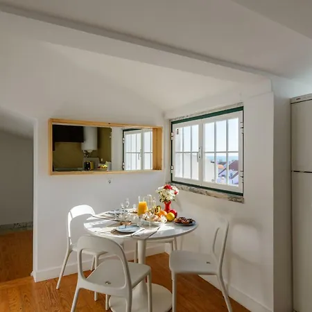 Timeless At The Heart Of The Village Ii * エリセイラ