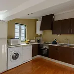 Timeless At The Heart Of The Village Ii Apartman