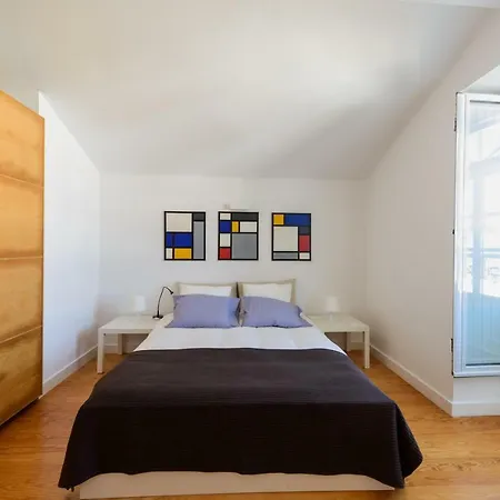 Timeless At The Heart Of The Village Ii *