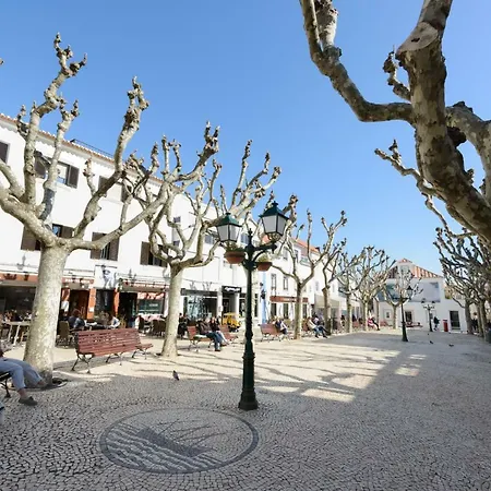 Timeless At The Heart Of The Village Ii *