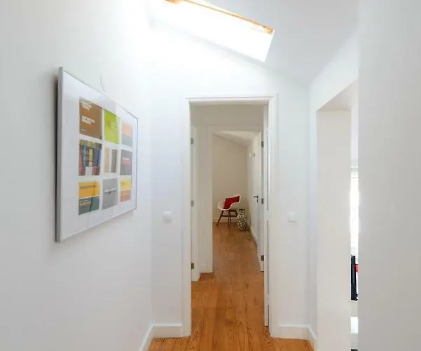 Timeless At The Heart Of The Village Ii *