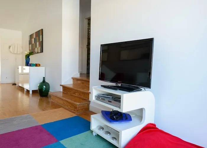 Timeless At The Heart Of The Village Ii *